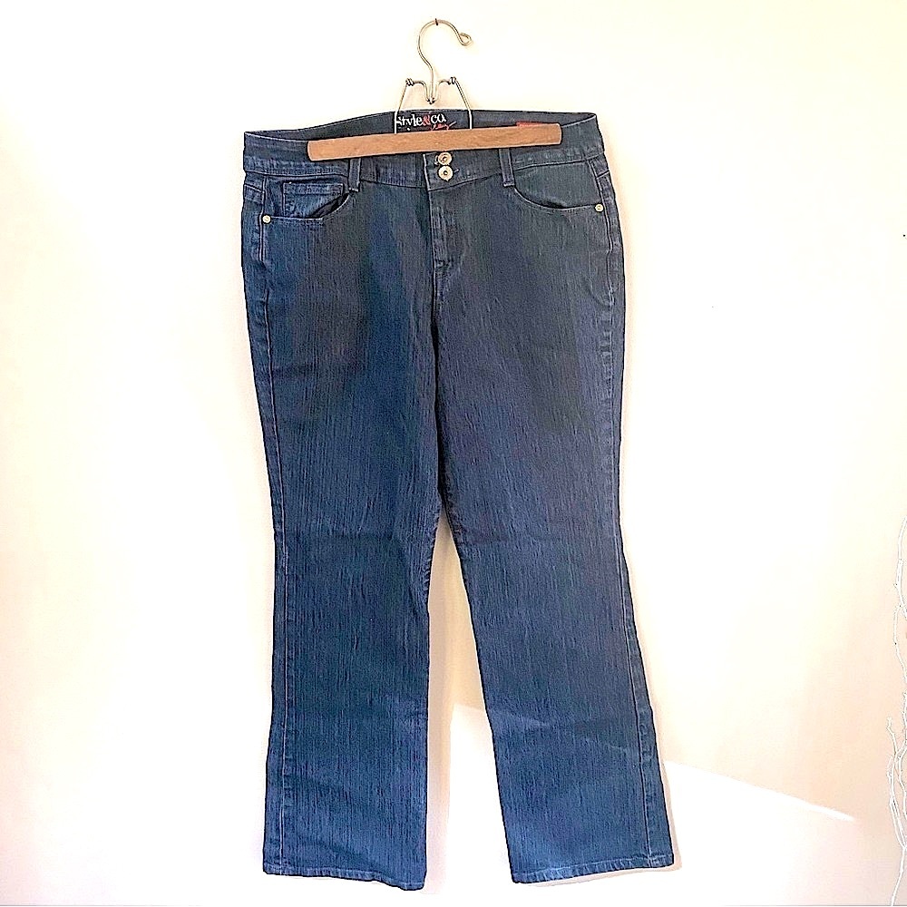 Style & Co Women’s Boot Cut Dark Wash Denim Jeans Size 12